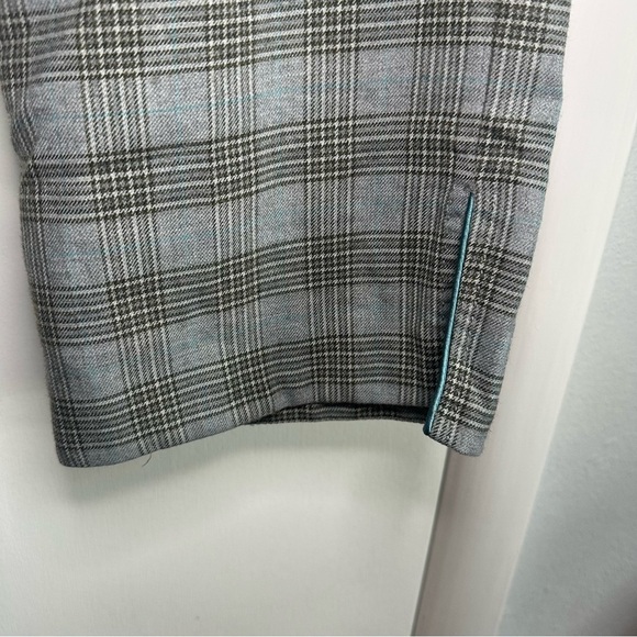 Abercrombie & Fitch Y2K Vintage Capri Pants. Gray and blue plaid. Size: 10. - Picture 2 of 7